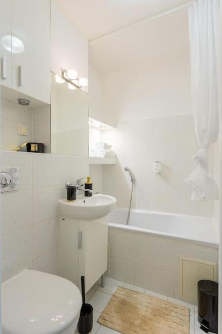 Apartament - Great Location-city Center - Zelazna Warszawa